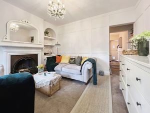 Living room- click for photo gallery